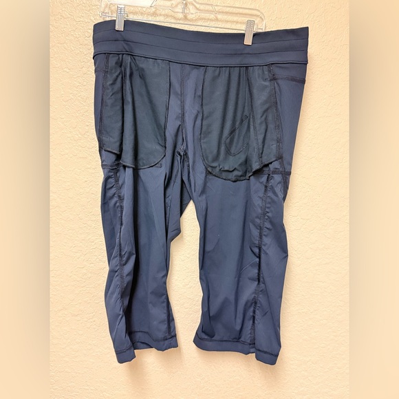 🍋 LULULEMON Studio Crop Pants (See Measurements) - Picture 10 of 16